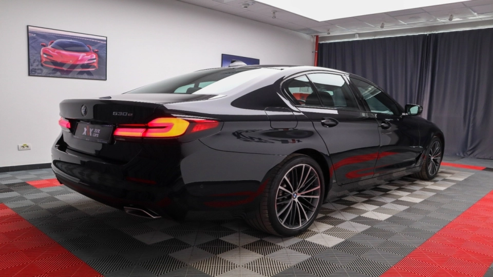 BMW 530e Assisted Driving Interior Confort Ventilatie Faruri Laser - imaginea 6