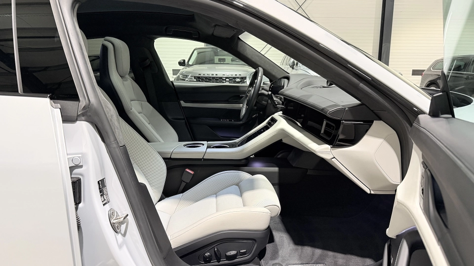 Porsche Taycan Turbo Sport Trapa Ventilatie 360 Matrix Manufaktur - imaginea 22
