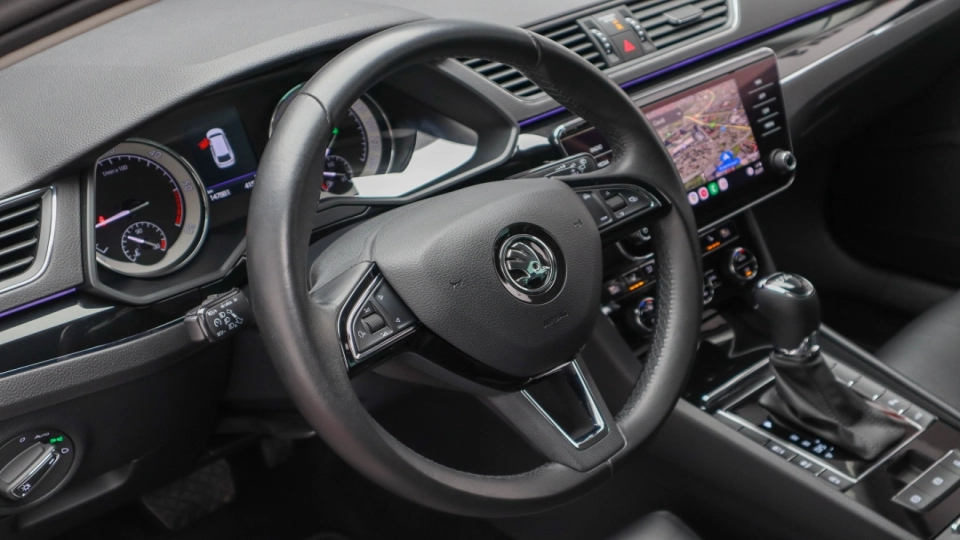 Skoda Superb 2.0TDI DSG Laurin&Klement Canton Crystal Lighting Webasto - imaginea 37