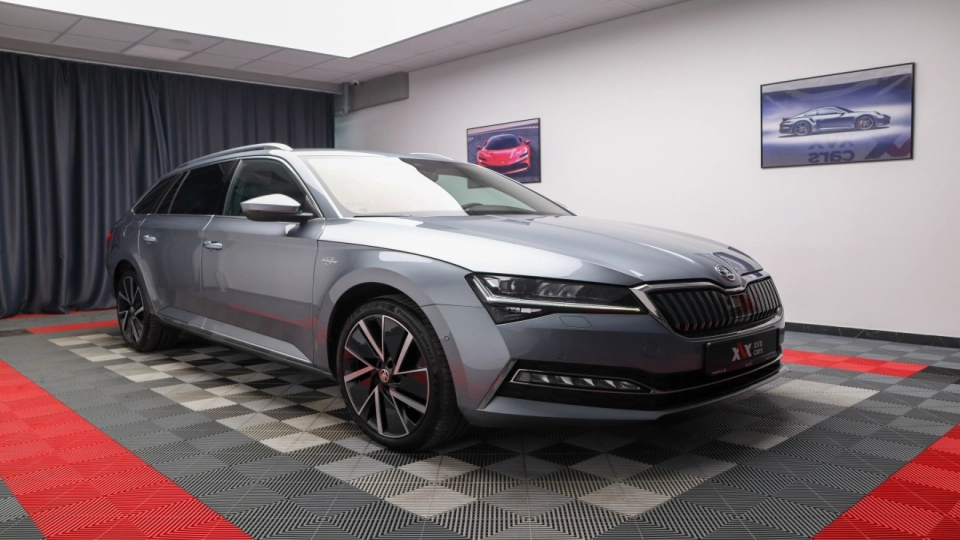 Skoda Superb Combi PlugIn DSG Laurin&Klement Matrix Webasto Ambientale - imaginea 3