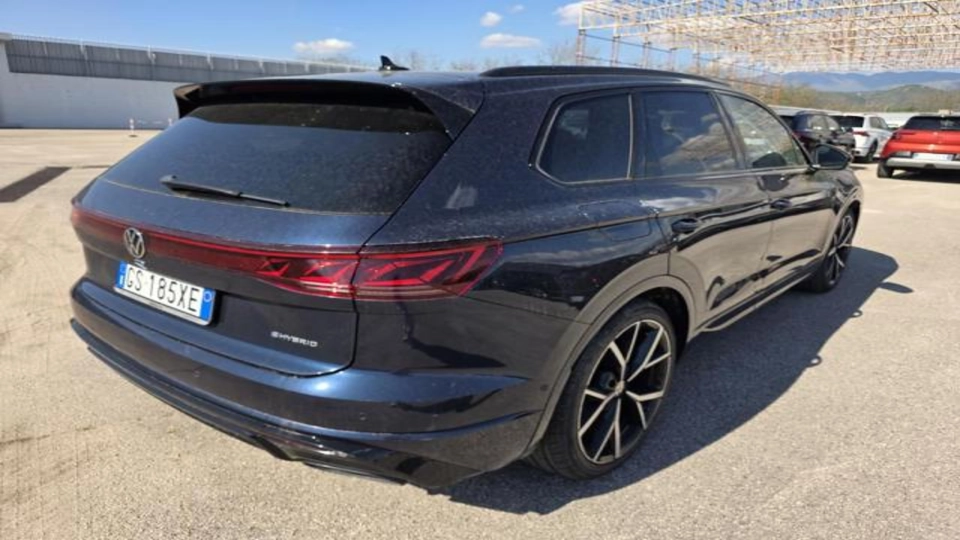 VW Touareg R 3.0 V6 462 cai / Ventilatie / Ambientale / Incalzire - imaginea 4