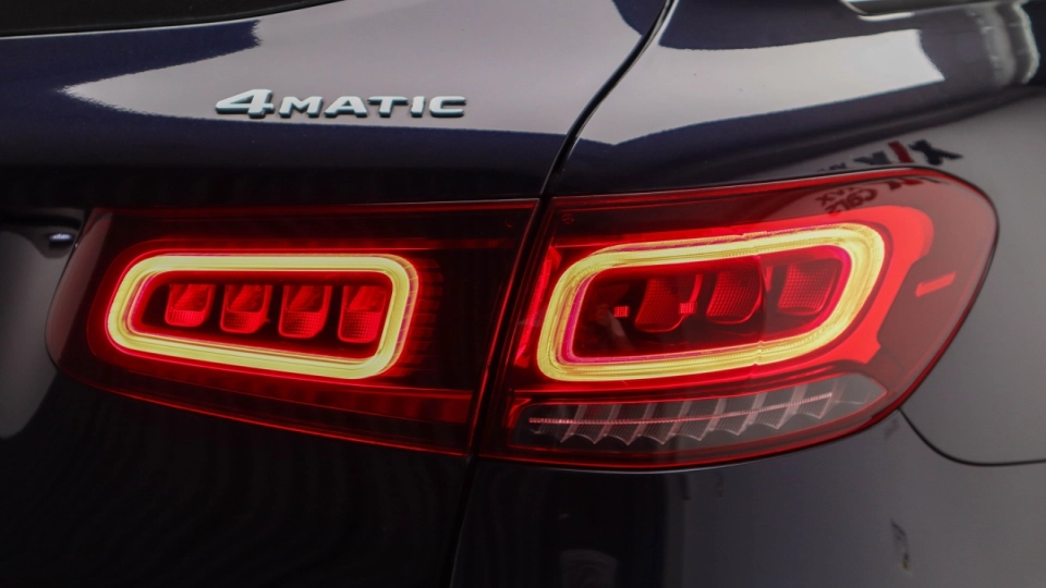 Mercedes GLC AMG 300e Panoramic MultiBeamLED Carbon PachAsistentaFull - imaginea 20