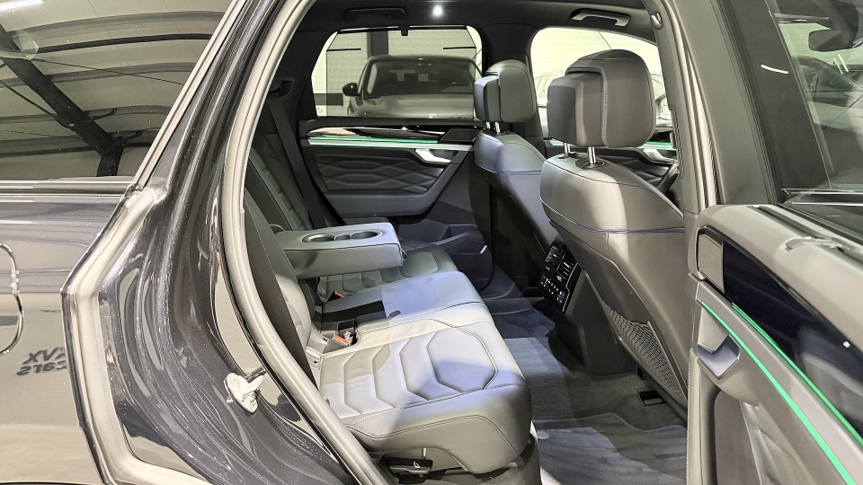 VW Touareg R Ventilatie Trapa Masaj Ambientale Incalzire Carlig - imaginea 26