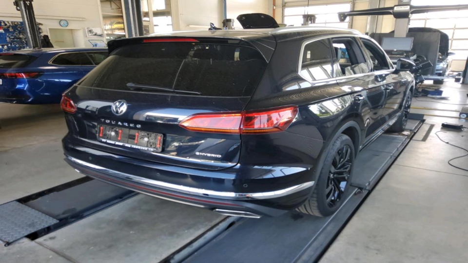 VW Touareg eHybrid Piele Puglia Ventilatie Panoramic IQ Light Carlig - imaginea 4