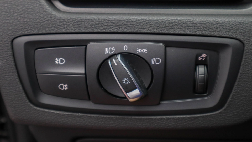 BMW X1 SportLine 2.0d Automat Faruri LED Lane Assist Scaune Sport - imaginea 38