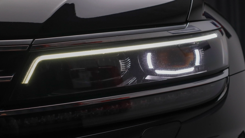 VW Tiguan 2.0 TDI DSG LaneAss BlindSpot Parktronic Cockpit Masaj ACC - imaginea 9