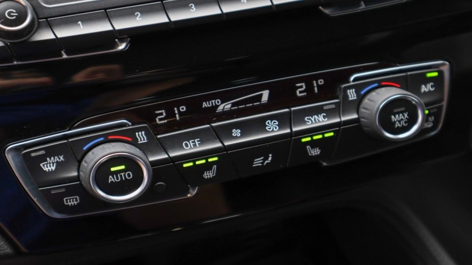 BMW X1 SportLine 2.0d Automat Faruri LED Lane Assist Scaune Sport - imaginea 39