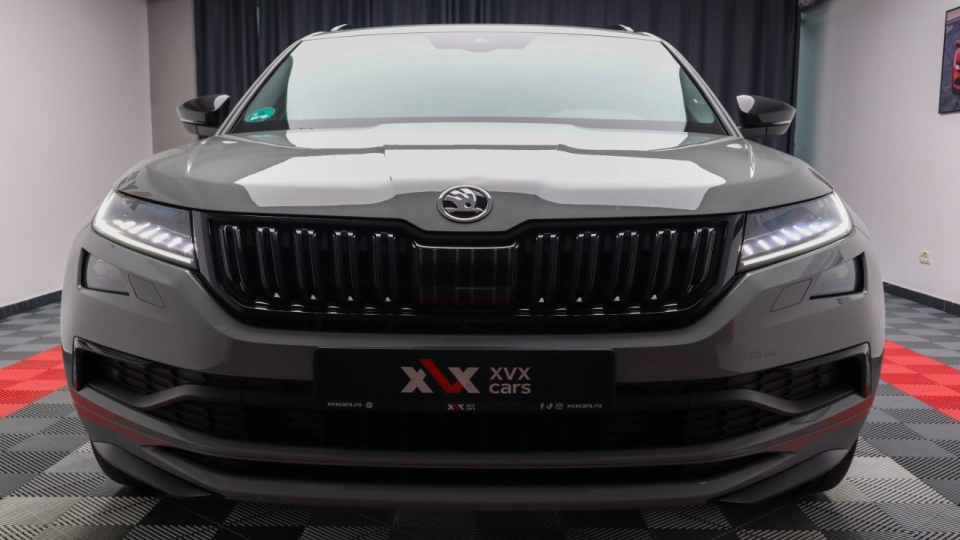 Skoda Kodiaq VRS 4x4 2.0 BiTDI 240cp Cockpit Canton DCC Camera spate - imaginea 2
