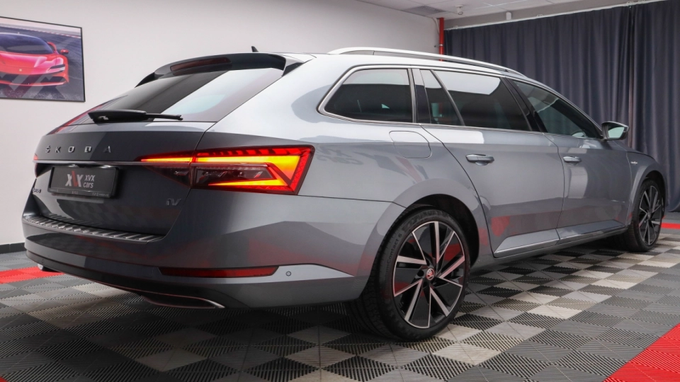 Skoda Superb Combi PlugIn DSG Laurin&Klement Matrix Webasto Ambientale - imaginea 19