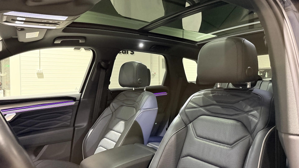 VW Touareg eHybrid Ventilatie Panoramic IQ Light Keyless Carlig 360 - imaginea 25