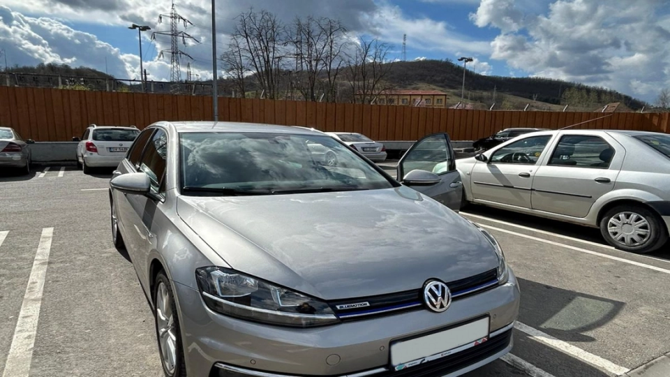 Volkswagen Golf 7 Facelift Bluemotion DSG VirtCockpit MasajSofer ACC - imaginea 1