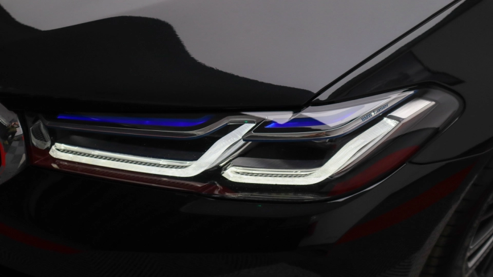 BMW 530e Assisted Driving Interior Confort Ventilatie Faruri Laser - imaginea 12