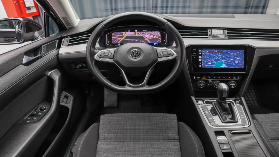 VW Passat Facelift 2.0 TDI DSG IQ Light Parktronic ACC VirtualCockpit - imaginea 21
