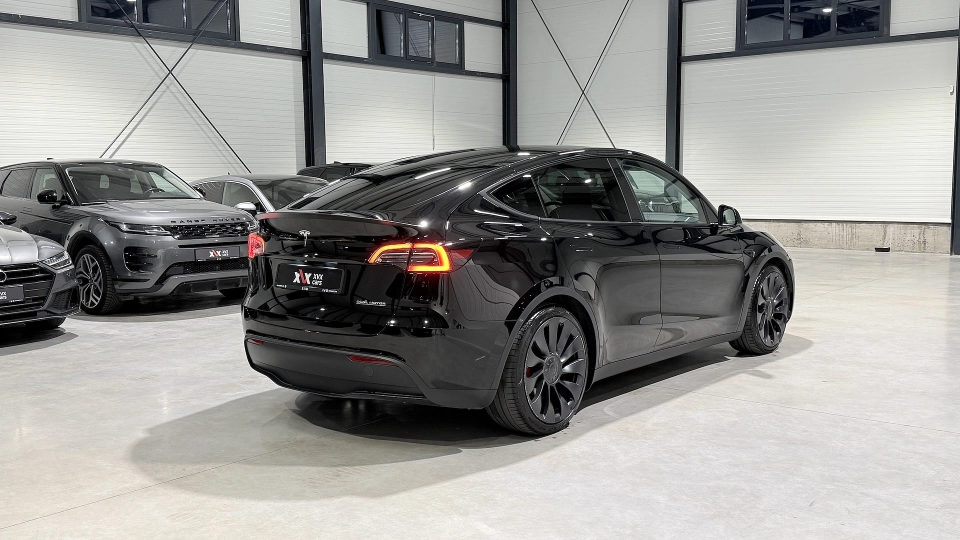 Tesla Model Y Dual Motor Performance Full Self Driving - imaginea 3