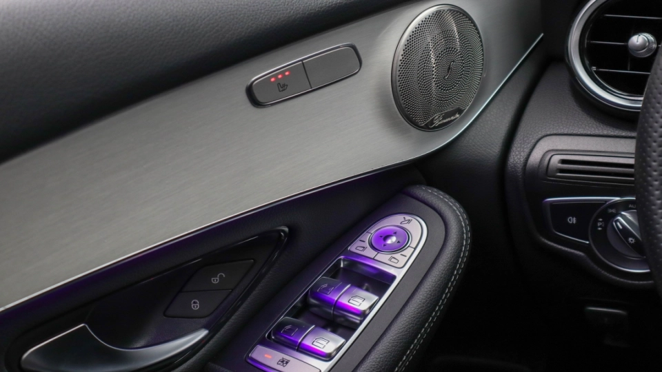 Mercedes GLC 300e AMG Burmester Ambientale Panoramic - imaginea 39