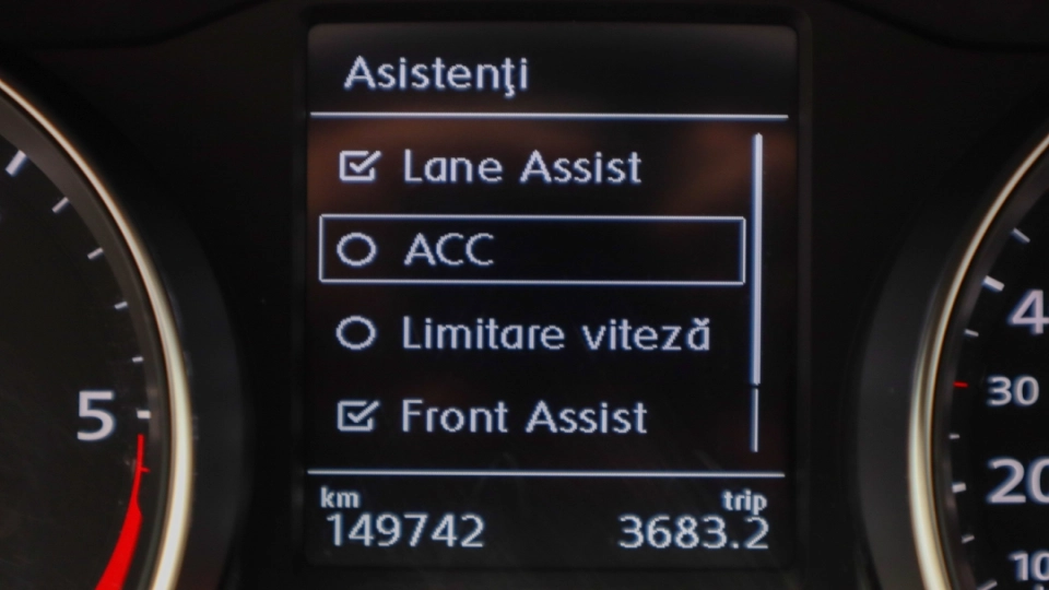 Volkswagen Passat Combi 2.0TDI DSG Lane Assist ACC Android Auto/Apple - imaginea 34