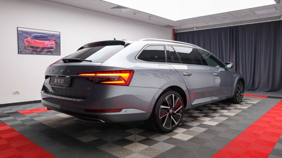 Skoda Superb Combi PlugIn DSG Laurin&Klement Matrix Webasto Ambientale - imaginea 6