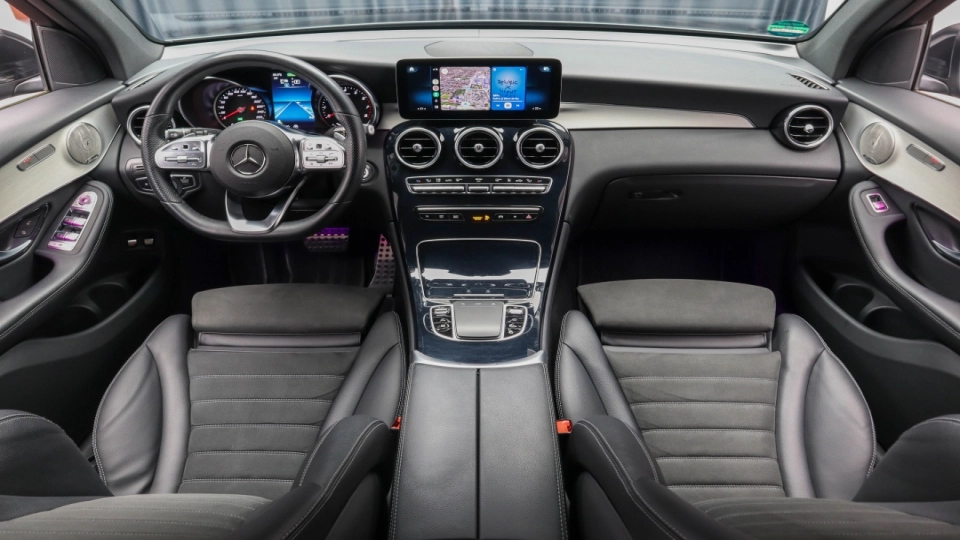 Mercedes GLC 300e Pachet AMG Asistenta PLUS MultiBeam LED Keyless  - imaginea 25