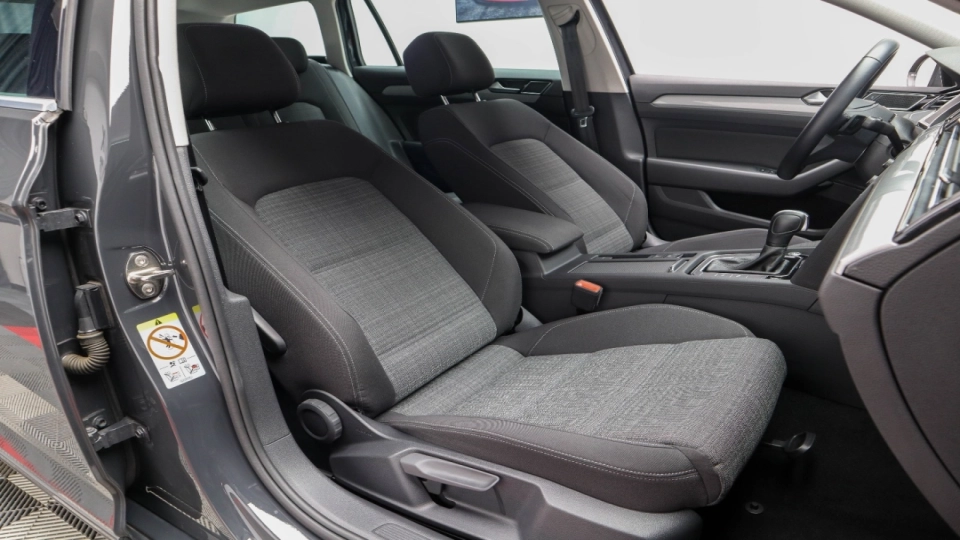 VW Passat Combi 2.0 TDI DSG IQ Light ACC Lane/Side/Front Assist Masaj - imaginea 8