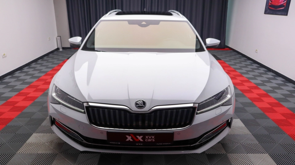 Skoda Superb Combi DSG PlugIn Pano Ventilatie Masaj Keyless ACC Matrix - imaginea 2