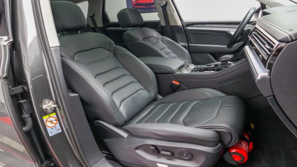 VW Touareg eHybrid Masaj Ventilatie Panoramic IQ Light Keyless Carlig - imaginea 27