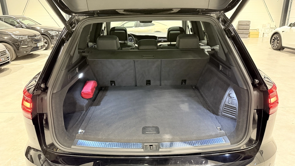 VW Touareg Matrix Scaune Ventilate Panoramic DynAudio ACC Keyless - imaginea 18