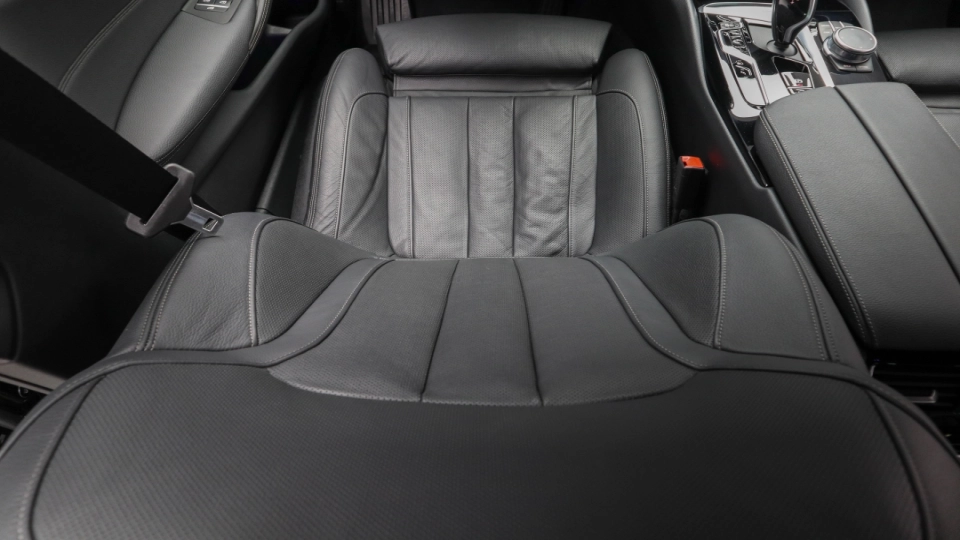 BMW 530e Assisted Driving Interior Confort Ventilatie Faruri Laser - imaginea 30