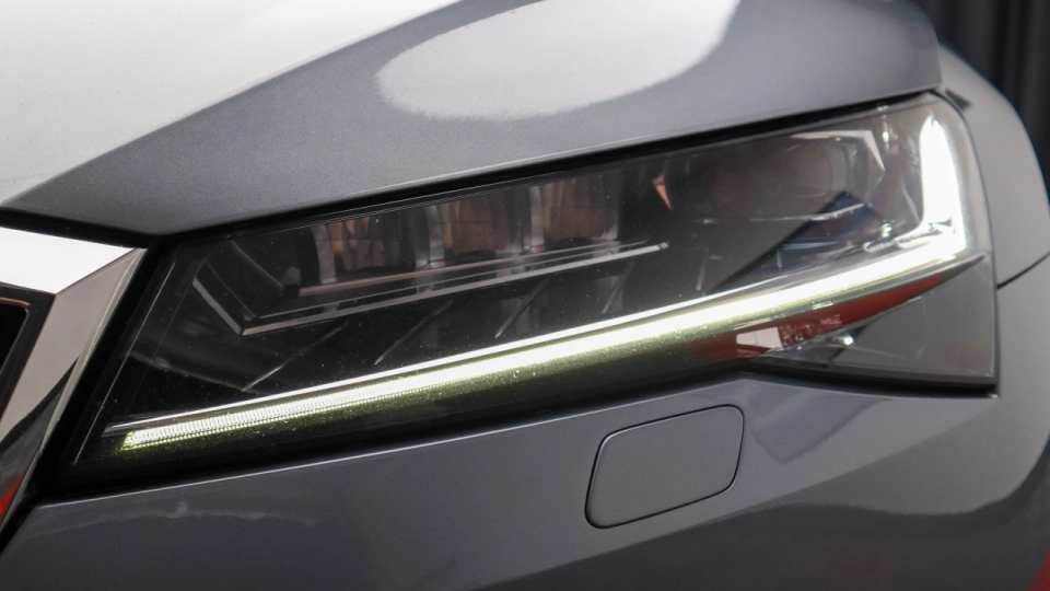 Skoda Superb DSG 4x4 Panoramic ACC Ventilatie BlindSpot Lane Cockpit - imaginea 14