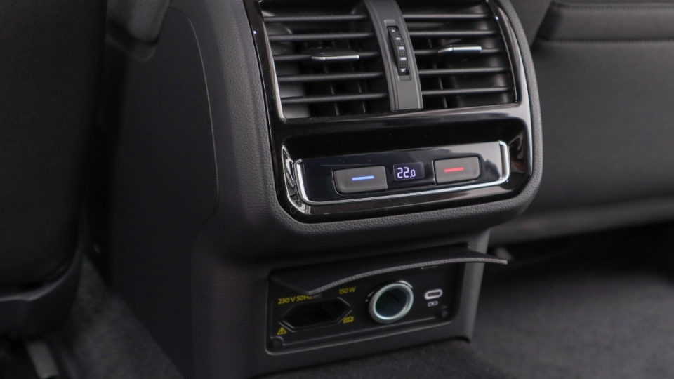 VW Passat Combi 2.0 TDI DSG IQ Light ACC Lane/Side/Front Assist Masaj - imaginea 24