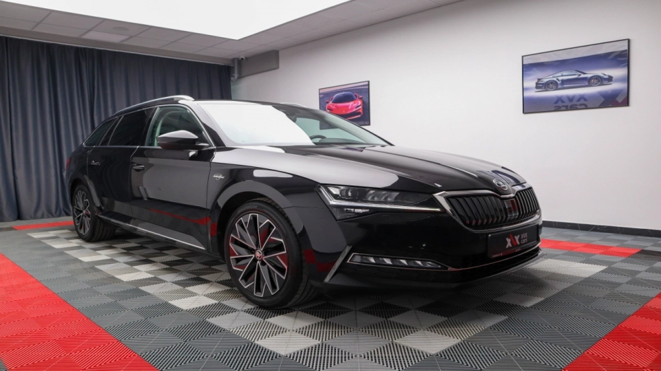 Skoda Superb 2.0TDI DSG Laurin&Klement Canton Crystal Lighting Webasto - imaginea 3