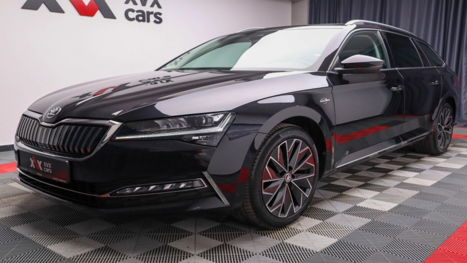 Skoda Superb Combi PlugIn DSG Laurin&Klement Matrix Ambientale - imaginea 9