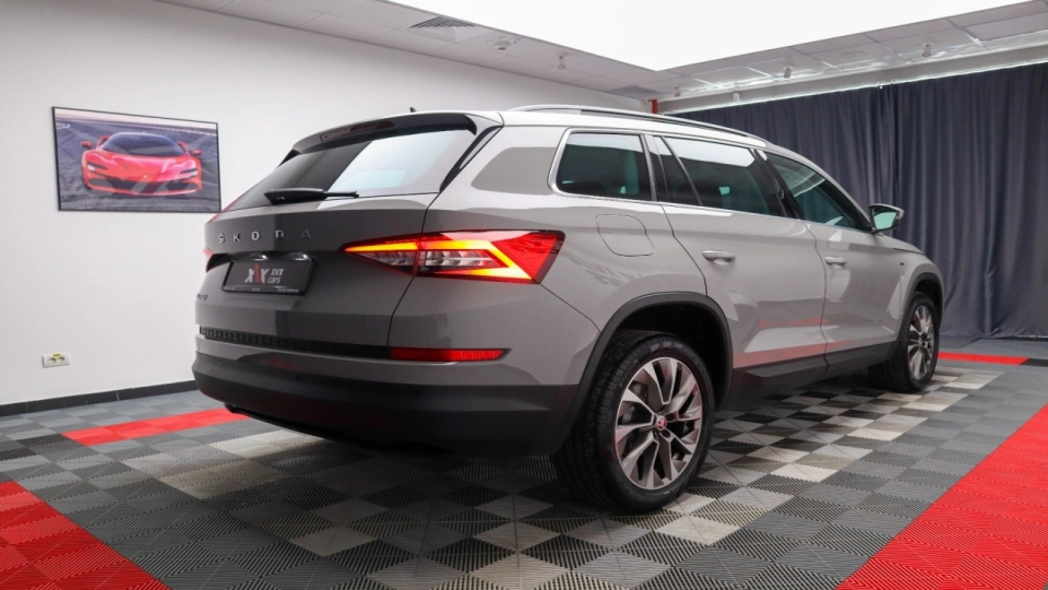 Skoda Kodiaq 2.0 TDI DSG Cockpit Lane BlindSpot ACC Ambientale Keyless - imaginea 17