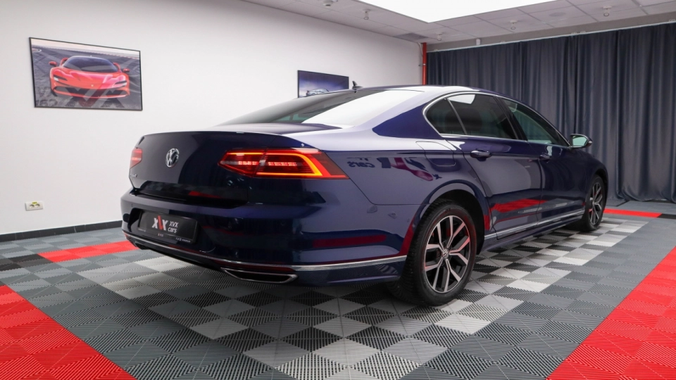 Volkswagen Passat R-Line 2.0 TDI DSG LED ACC Cockpit Navigatie Camera - imaginea 21