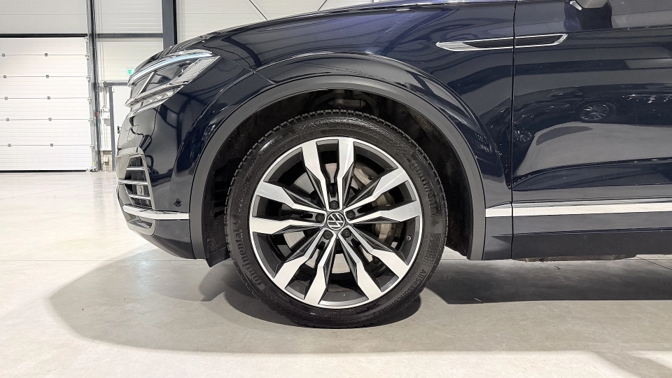 VW Touareg eHybrid Ventilatie Panoramic IQ Light Keyless Carlig 360 - imaginea 16