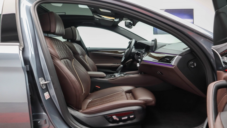 BMW Seria 530e Luxury Line Trapa Keyless Go/Entry PieleMaro Cockpit - imaginea 27