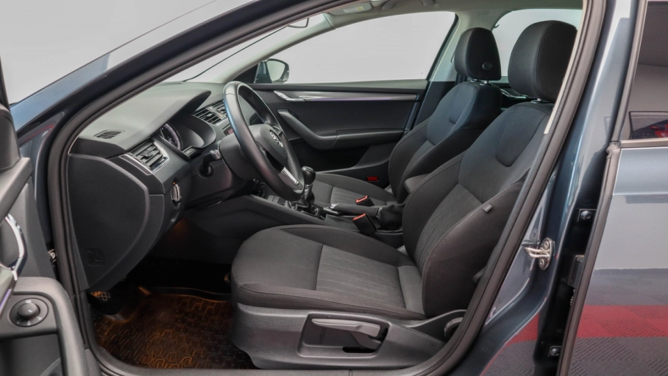 Skoda Octavia 1.5 TSI Style LED Android/Apple Keyless Lumini Ambient. - imaginea 11