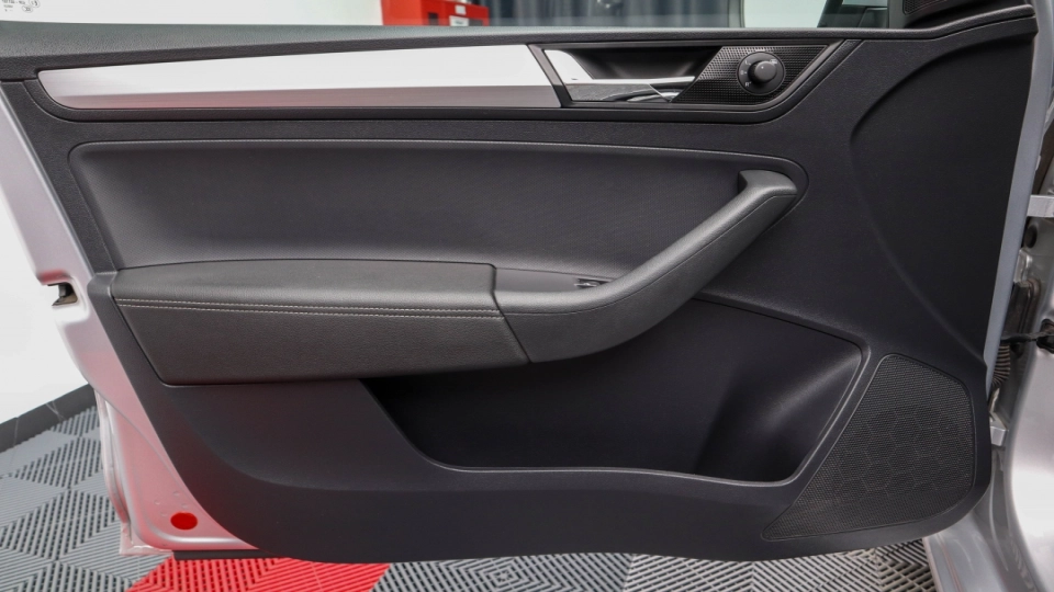 Skoda Rapid 1.6 Diesel Scaune Incalzite LED Garantie Istoric - imaginea 20