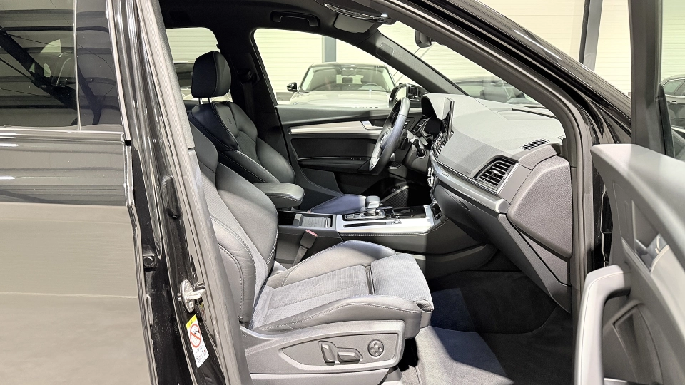  Audi Q5 55 TFSIe Quattro Incalzire Scaune Matrix SLine Competition - imaginea 25