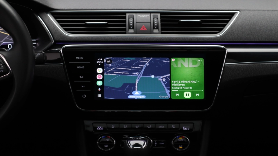 Skoda Superb Combi PlugIn DSG Laurin&Klement Matrix Ambientale - imaginea 33