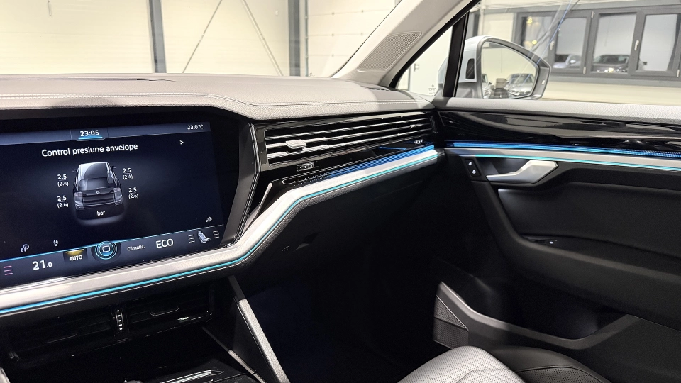 VW Touareg eHybrid Ventilatie Panoramic IQ Light Keyless Carlig - imaginea 28