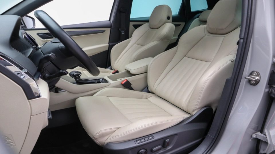 Skoda Karoq 1.5 TSI DSG Panoramic PieleCrem SideAss LED Ambientale - imaginea 5
