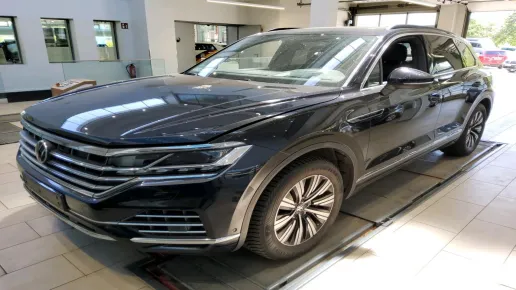 VW Touareg eHybrid Masaj Ventilatie Panoramic IQ Light Keyless Carlig