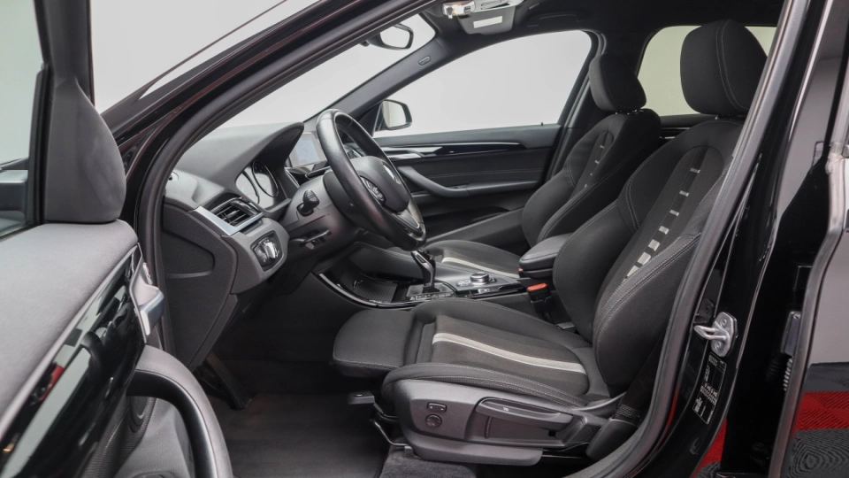 BMW X1 SportLine 2.0d Automat Faruri LED Lane Assist Scaune Sport - imaginea 22