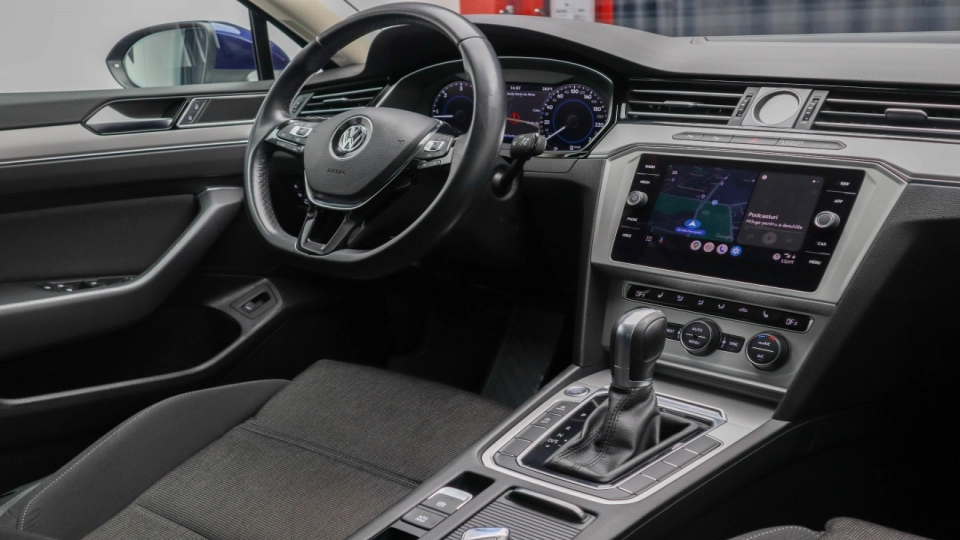 Volkswagen Passat R-Line 2.0 TDI DSG LED ACC Cockpit Navigatie Camera - imaginea 30