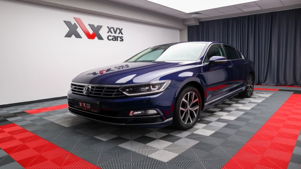 Volkswagen Passat R-Line 2.0 TDI DSG LED ACC Cockpit Navigatie Camera - imaginea 1