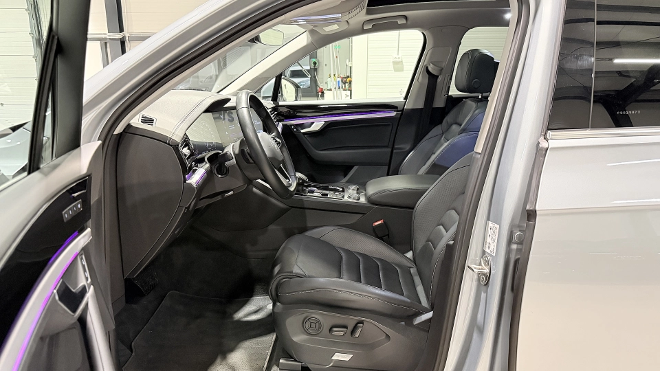 VW Touareg eHybrid Ventilatie Panoramic IQ Light Keyless Carlig - imaginea 7