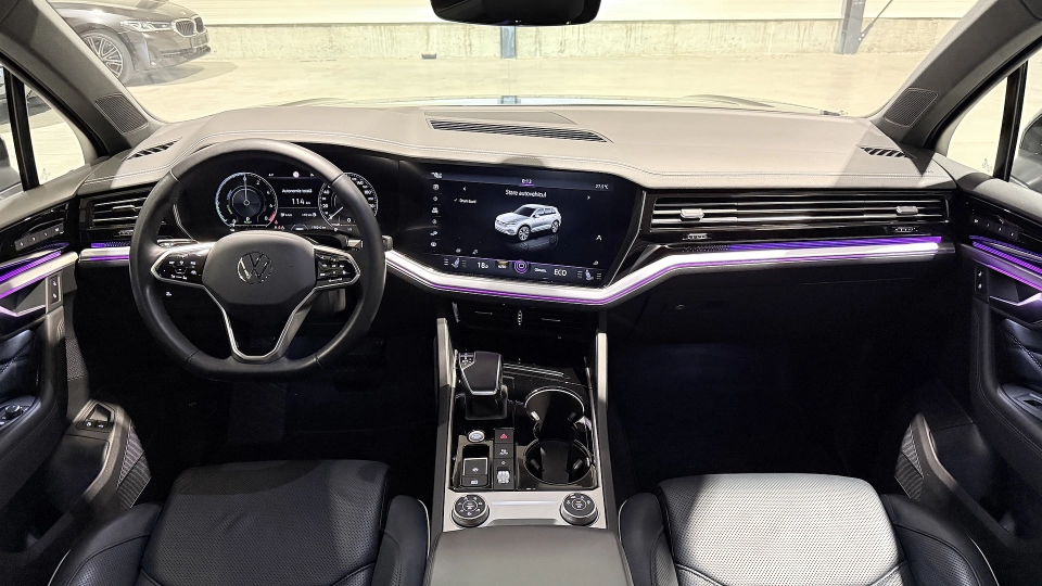 VW Touareg eHybrid Ventilatie Panoramic IQ Light Keyless Carlig 360 - imaginea 6