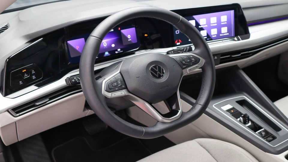 Volkswagen Golf 8 Life 2.0 TDI DSG ACC Navi LED VirtCockpit - imaginea 32