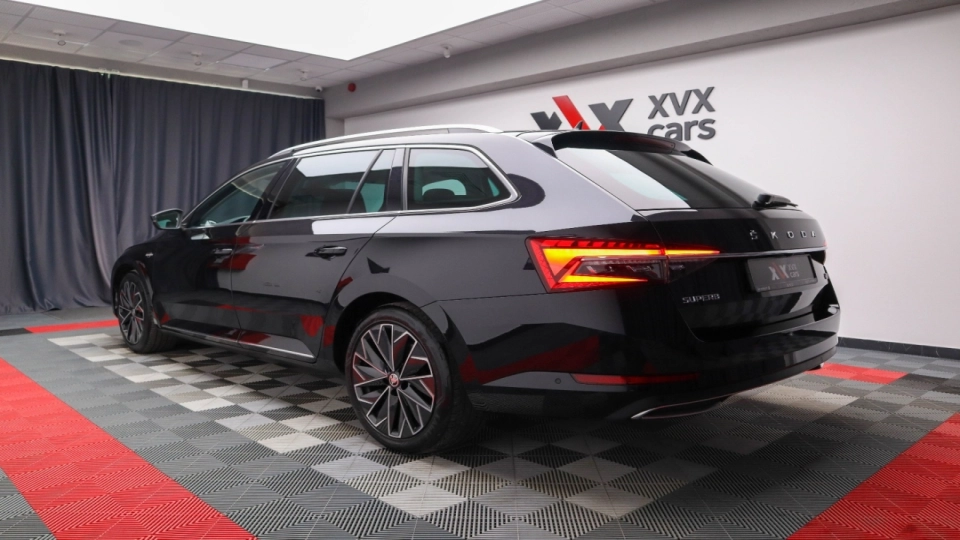 Skoda Superb Combi PlugIn DSG Laurin&Klement Matrix Ambientale - imaginea 4
