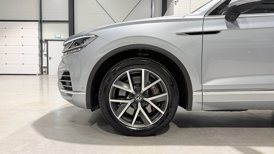 VW Touareg eHybrid Ventilatie Panoramic IQ Light Keyless Carlig - imaginea 17